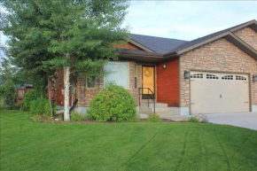 Spacious 6 Br Town Home Near Ski Hill Road